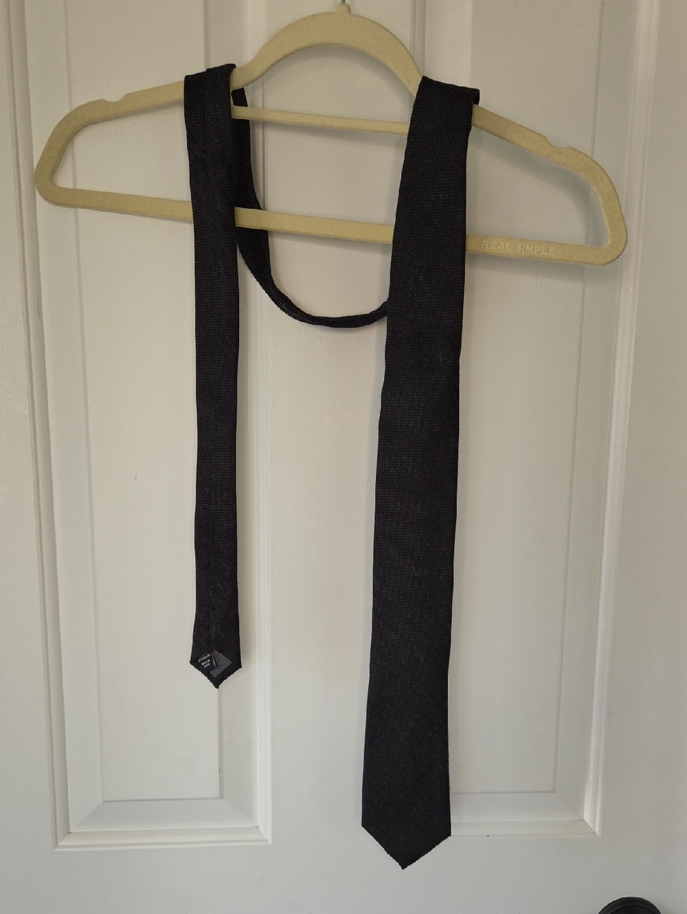 Kenneth Cole Dark Black Textured Slim Tie